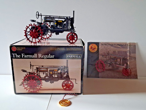 Ertl 284 16 mc cormick - 1:16,