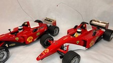 2 ferngesteuerte Autos im Formel-1-Stil – ohne Fernbedienung