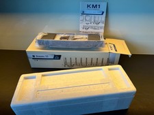 KM1 203358 Rungenwagen Rmms 33 DB IIIb NEM Holzbordwand Spur 1