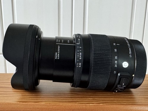 Sigma 70mm 4 dc - f2.8-4, macro