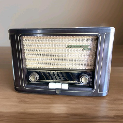 Altes grundig radio type - altes,