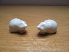 ein Paar weiße Mäuse Mäuschen Porzellan Marke S mit Krone Tierfiguren