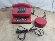 altes retro Posttelefon in rot