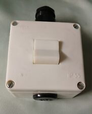 DDR Aufputz Lichtschalter Wippschalter Ein/Aus unbenutzt mit PG 16 Einführung 