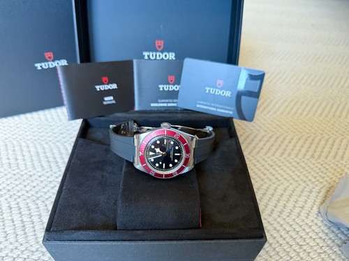 Tudor black bay red - tudor,