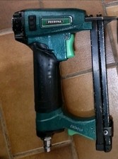 Werkzeug / Druckluft Nagler