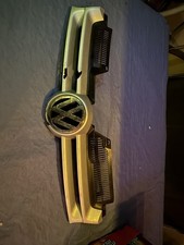 Kühlergrill VW Golf 5  Defekt