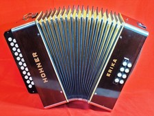 Hohner Akkordeon Erika  Stimmung  B /Es  im Orginal Koffer mit alten Noten