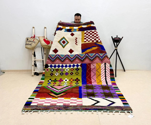 Moderner marokkanischer berber - moderner,