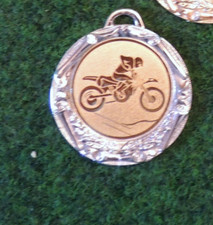 50 große Medaillen Farbe silber - II. Wahl mit Band + Emblem #M187 Sport Turnier