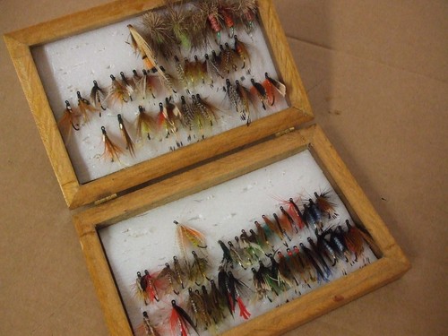 Fliegenbox aus holz mit - fliegenbox,