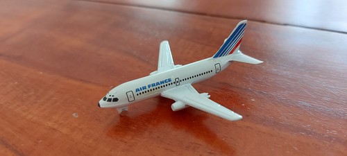 Flugzeugmodell boeing 737 200 - flugzeugmodell,
