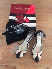 Lola Ramona Heels, Modell