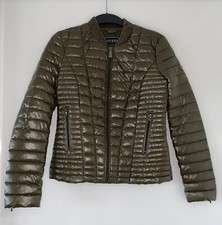 Guess Steppjacke khaki Lackoptik