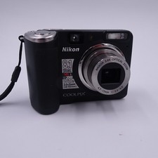 Nikon Coolpix P50 Digitalkamera Schwarz Digicam 8.1 MP Zustand gut 