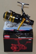 Penn Slammer Liveliner 460L Freilaufrolle inkl. 0,35 mm Pelzer Schnur