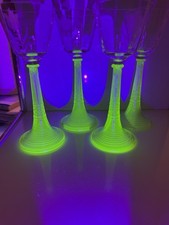 Weingläser Uran-Glas Jugendstil, 4er Set, Höhe 19Cm Jugendstil Urangläser