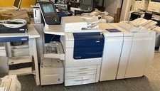 XEROX® XC 560 FreeFlow Print Server Light Production Finisher + Glättungsstation