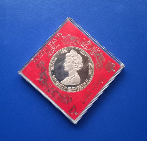 1952 1977 m - 1952, queen