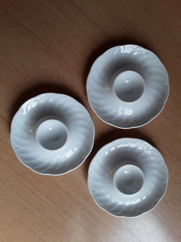 Eierbecher mit ablage stück - eierbecher,