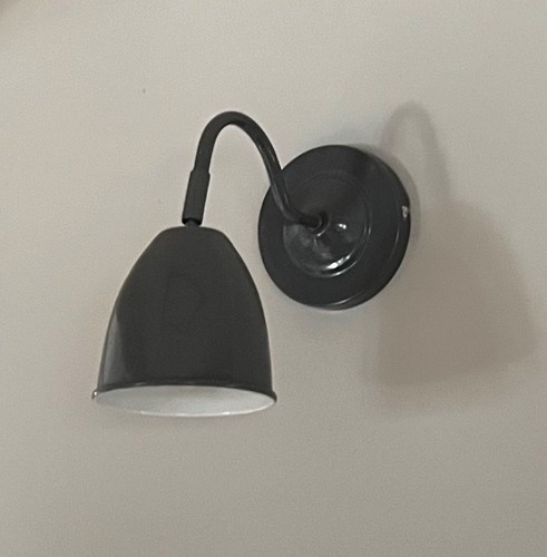 Retro wandlampe aus metall - retro,