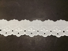 (1,00€/m) Antike Weiße Wäsche Spitze 3,5 cm hohe Borte Baumwolle Lochstickerei