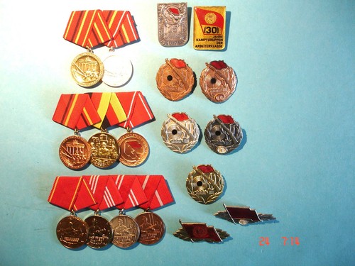 DDR-NVA-Kampfgruppen-Medaillen