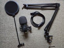 Kondensator Mikrofon, Shock Mount, Pop-Filter, Tischarm und Phantomspeisung