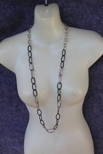 LANGE HALSKETTE SCHWARZ- UND  SILBERFARBENE KETTEN GLIEDER  AUS METALL 82 CM