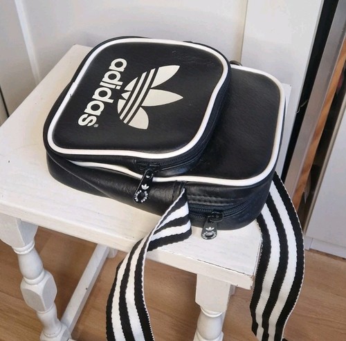 Kleine schwarze adidas - kleine,