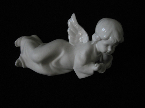 Alter liegender engel mit - liegender,