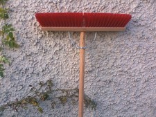 2 besen mit stiel - besen - grober besen - besen für den außenbereich