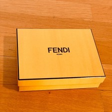 Original FENDI Geschenkbox (ca 17 x 13 x 4,6 cm)
