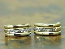 14kt 585 yellow gold stud