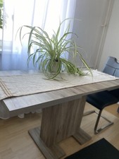 Solid and Stylish Table - Solider und stilvoller Tisch