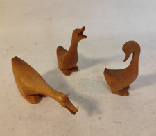 Schnitzerei geschnitzte Gänse