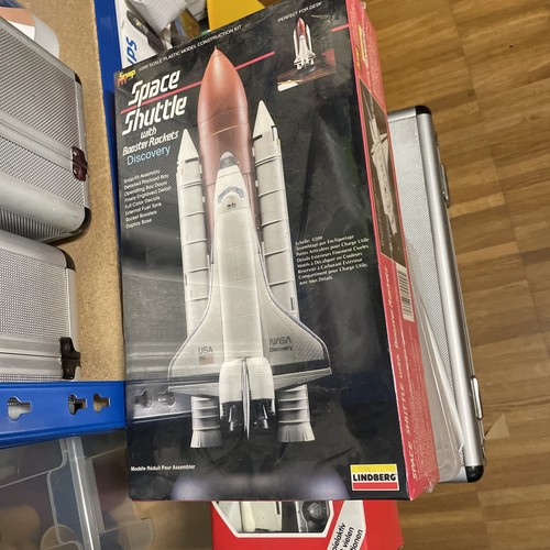 Lindberg shuttle model 200 - shuttle,