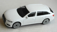 Bburago Audi A6 Avant weiß