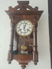 Alte Wanduhr  aus Holz