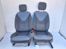 Komplettes Sitzset aus Stoff