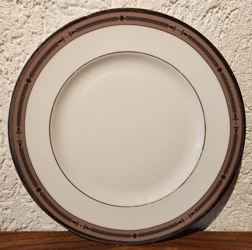 Wedgwood laurel - *, *