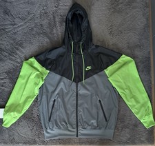 Nike Windrunner Jacke, Größe