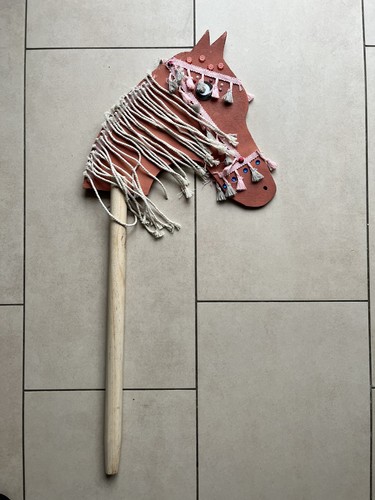 Steckenpferd aus holz - aus, pferd