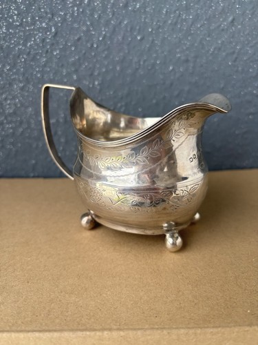 Milchkanne aus silber - milchkanne,