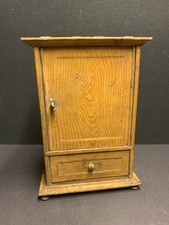 uralt Blechschrank für