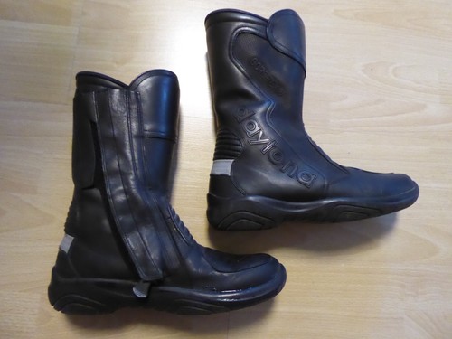 Gepflegte motorradstiefel von - gepflegte,
