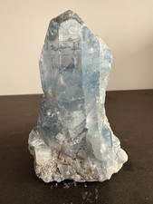 Aquamarin Kristall ca. 11 cm hoch, 770 Gramm schwer