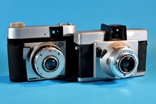  2 alte, analoge Kameras Bilora und Certo