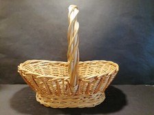 Ovales Körbchen mit Henkel Rattan-Körbchen geflochten Osterkörbchen Blumenkorb