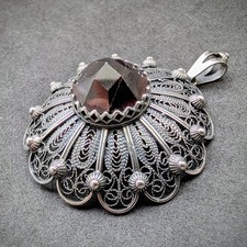 Granat Anhänger Tracht 800